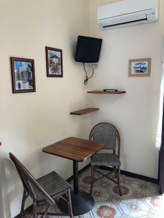 Diana Brown B&B Affittacamere Lipari  Exteriör bild