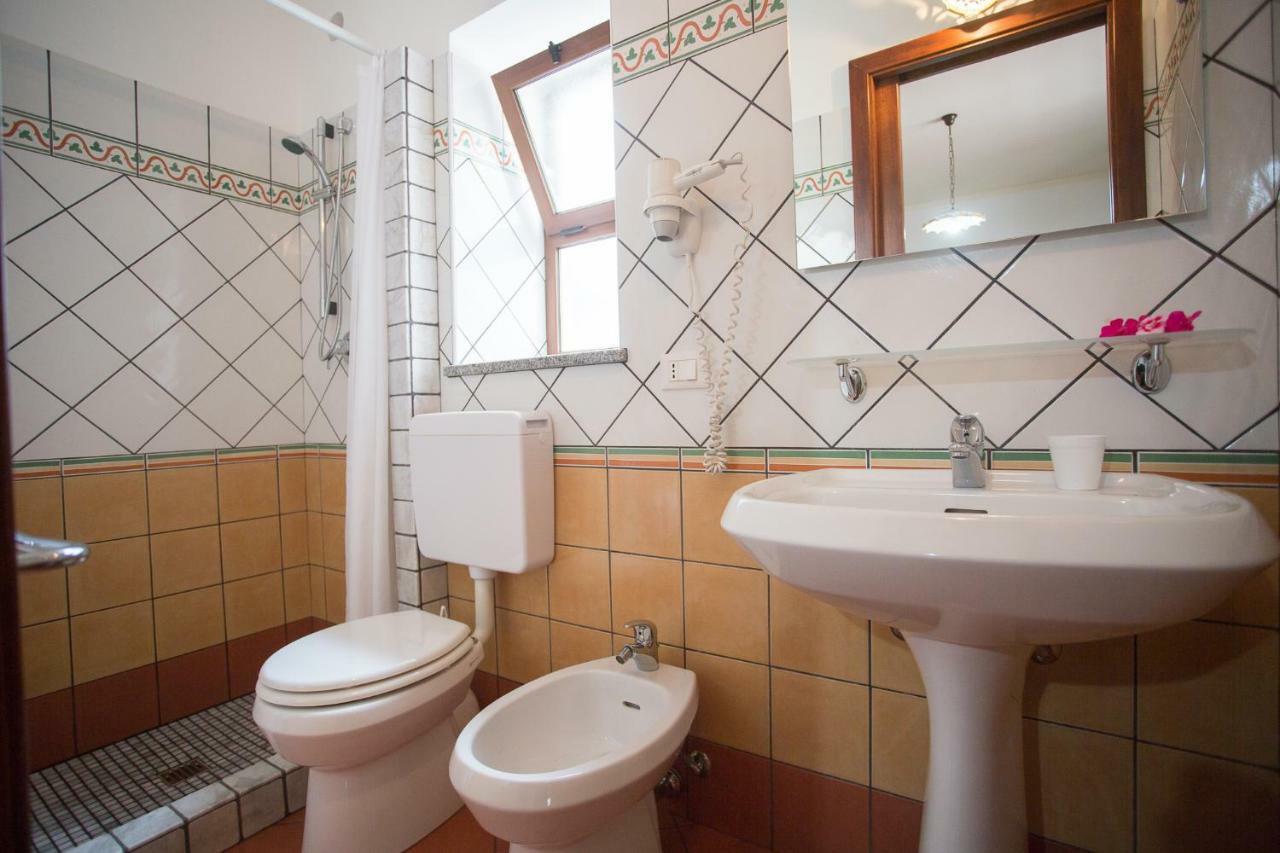 Diana Brown B&B Affittacamere Lipari  Exteriör bild
