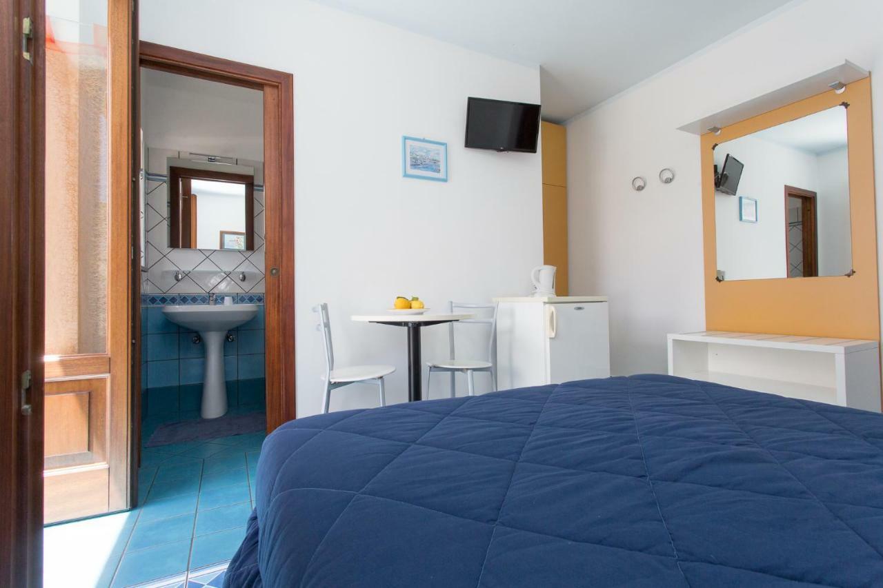 Diana Brown B&B Affittacamere Lipari  Exteriör bild