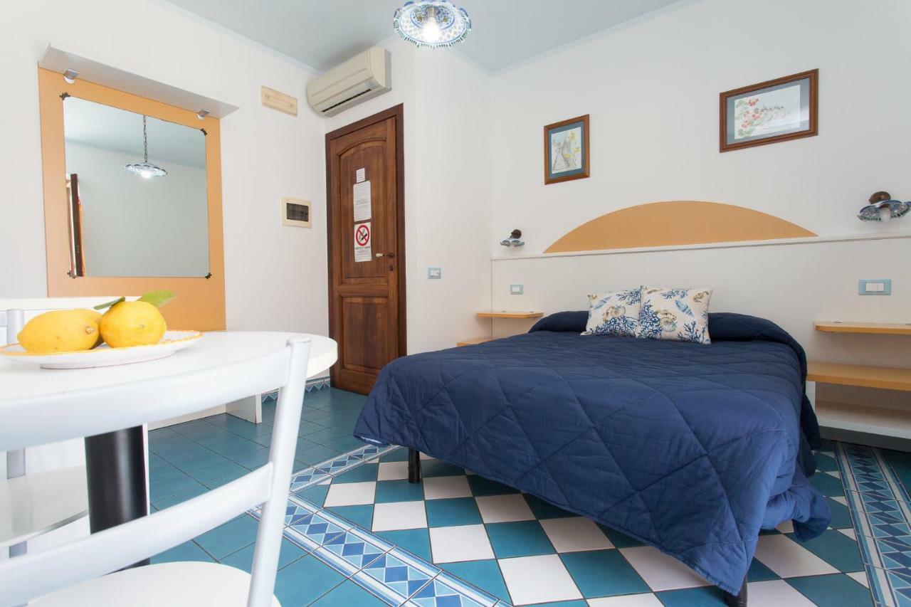 Diana Brown B&B Affittacamere Lipari  Exteriör bild