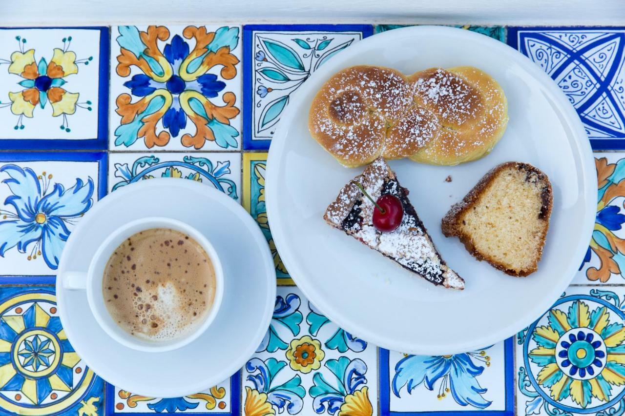Diana Brown B&B Affittacamere Lipari  Exteriör bild